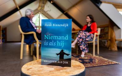 Niemand is als hij Bijbelstudie over Job bij Family7 met Henk Binnendijk en Sara van Oordt