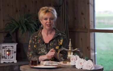 VanBinnenuit_S01A07 zonder logo