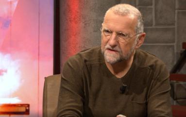 GescheidenAchterDeVoordeur_S1AFL06