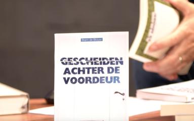 GescheidenAchterDeVoordeur_S1AFL10