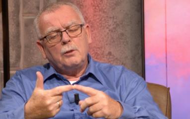 GescheidenAchterDeVoordeur_S1AFL11